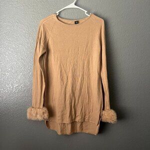 Tan Beige Knit Tunic Sweater Faux Fur Cuffs High-Low Hem Size M/L (Est.)
